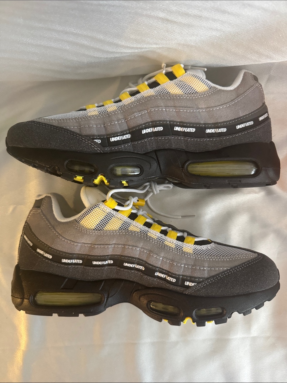 New!🔥Rare’ Undefeated x Nike Air Max 95 'Opti Yellow' showcases vibrant yellow!🔥 - Picture 7 of 12